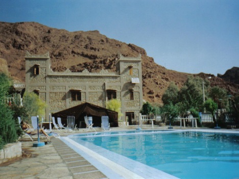 Maroko - Hotel s bazénom a camping - 2