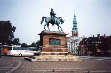 Nórsko - Oslo. Jazdecká socha Kráľa Karola XIV. - 