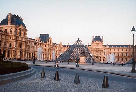 Paríž - Louvre - 8
