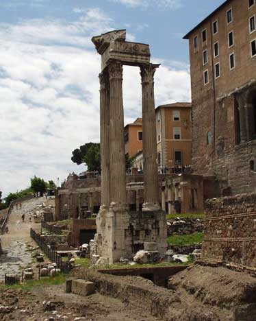 Forum Romanum - Vespasiánov chrám - 9
