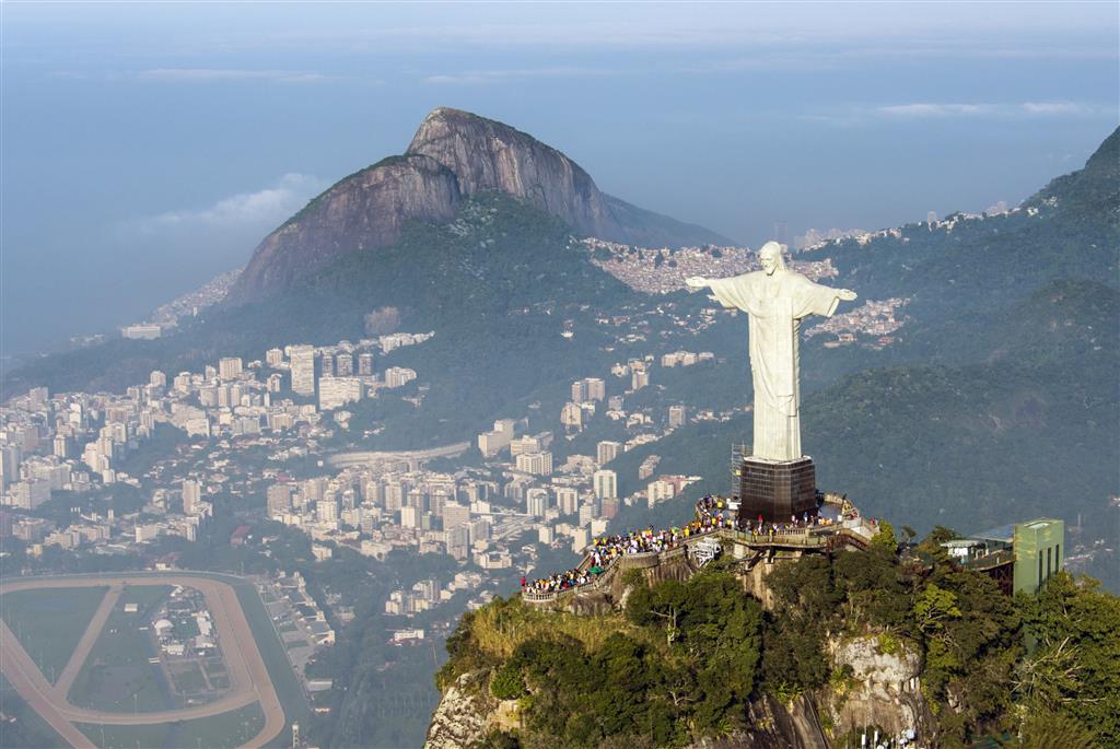 Rio de Janeiro - socha Krista nad mestom bohov