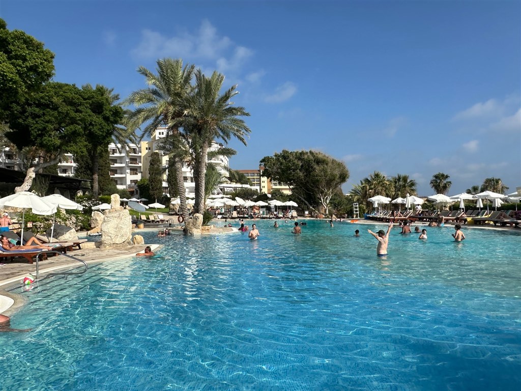 Coral Beach Hotel Resort