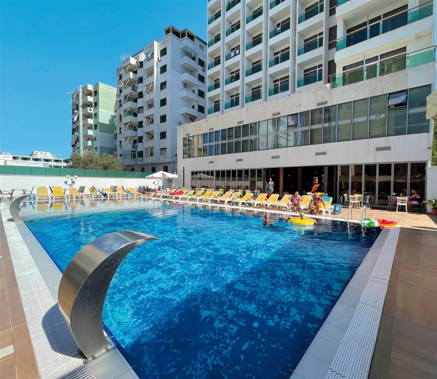 Ultra LAST MINUTE – Albánsko, Drač – Horizont 4* za 888,80 € z Bratislavy (7 nocí, All Inclusive)