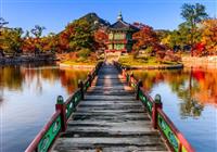 Severná a Južná Kórea - Pagoda v záhradách cisárskeho paláca Gyeongbok v Soule - 2