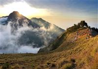 Komodo, Lombok, Flores, Rinca, Gili, Bali - 2021 - Náš stanový tábor pri výstupe na Rinjani.
foto?: Robert TARABA — BUBO - 3