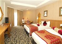 Royal Dragon Hotel - 4