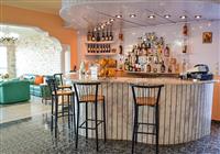 Castelia Bay - Bar - 4