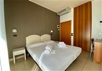 HOTEL BERENICE - 4