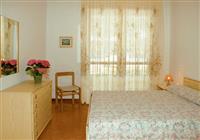 Donatello - Taliansko - Lignano - Apartmány Donatello - apartmán B a C - spálňa - 3