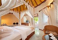 Najzákladnejším typom ubytovania v rezorte Sun Siyam Vilu Reef je Beach Vila, teda plážová vila. Na 