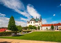 Zámek UNESCO, procházka skalními útvary a české Versailles - 2