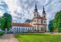 Zámek UNESCO, procházka skalními útvary a české Versailles - 4