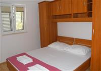 Vila Ina - Chorvátsko - ostrov Brač - Vila Ina - apartmán 1/2+1 - spálňa - 3