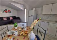 Apartmány Lama - Chorvátsko - Omiš - Duće - apartmány Lama - apartmán 1/2+2 - denná miestnosť - 3