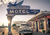 ikonický Blue Swallow Motel, ktorý slúži cestovateľom na Route 66 už od roku 1939.
foto: BUBO archív