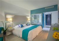 King Evelthon Beach Hotel & Resort - 2