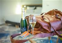 Vianoce na BORA BORA s Ľubošom Fellnerom - Našu cestu začneme pohodlným VIP BUBO transferom s fľašou kvalitného šampanského. - 2