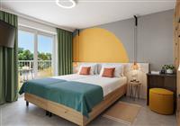 Makarska Sunny Resort - Chorvátsko - Makarska - Makarska Sunny Resort - rodinná izba s balkónom - 2