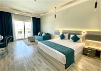 Sirena Beach Resort & Spa - 2