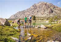 Tadžikistan aktívne - all inclusive trek - Plateau Kulikalom a križovanie čistučkých potôčikov. Skutočná nádhera, bio - 100% organic. foto: Ľub - 2