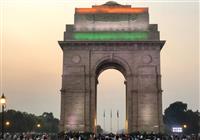 Za tigrami, nosorožcami a sviatkom Holi s Martinom Karnišom - India Gate – symbol nového Dillí. foto: Robert Taraba - BUBO - 4