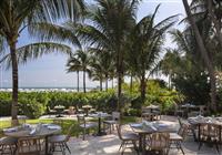 Dilido beach club restaurant delí od piesku a slnka Miami beach len pár metrov. Doprajte si lepší ho