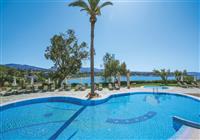 Bazén hotela Thalassa Boutique Hotel & Spa v Paphose, na Južnom Cypre