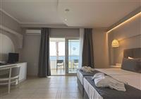 Alexandros Palace Hotel & Suites - 3