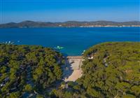 Dovolenka / zájazdy / cestovanie, Chorvátsko, Biograd na Moru, Hotel Albamaris - plaž