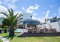 Ostrovy Grécka (Mykonos, Delos, Santorini, Rhodos) a Atény - Rozľahlé spoločné priestory poskytujú množstvo osobného priestoru, aj to je jedna z výhod Ixian Gran - 2
