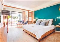 Victoria Beachcomber Resort For 2 - 3