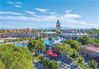 areal hotela Swandor Topkapi Palace v stredisku Antaya-Lara v Turecku