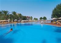 Bazén hotela Salamis Bay Conti vo Famaguste, na Severnom Cypre