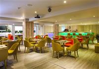 Reštaurácia hotela Malama Beach Holiday Village v Protarase, na Južnom Cypre
